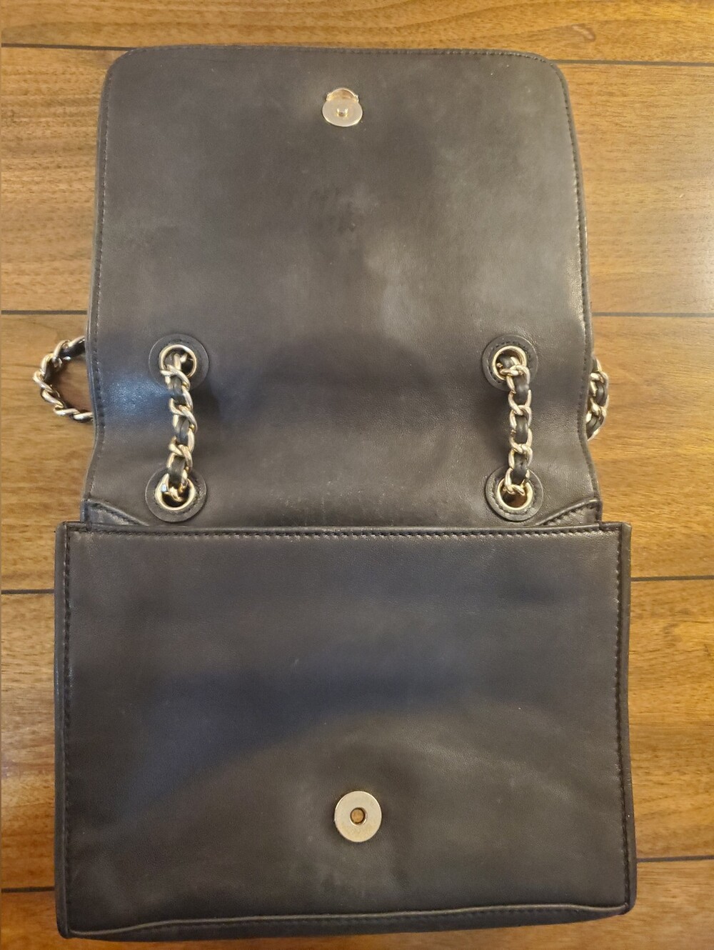 TORY BURCH CONVERTIBLE FLEMING BAG IN VERY GOOD USED CONDITION!! - Picture 4 of 13